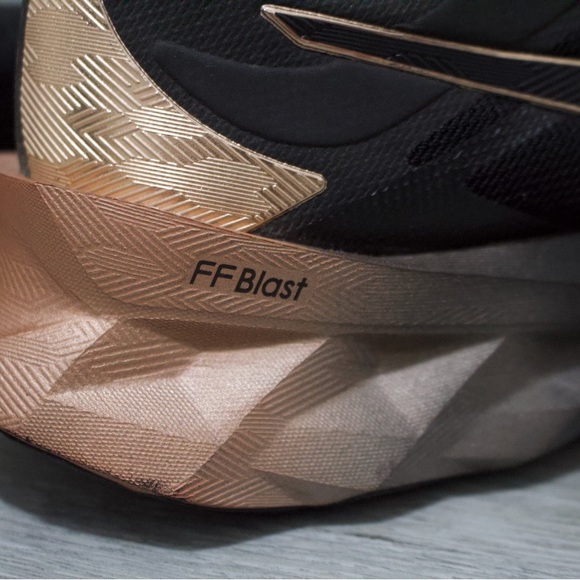 ASICS GEL NOVABLAST size 8.5 WOMEN BLACK RUNNING SHOES - Picture 5 of 6